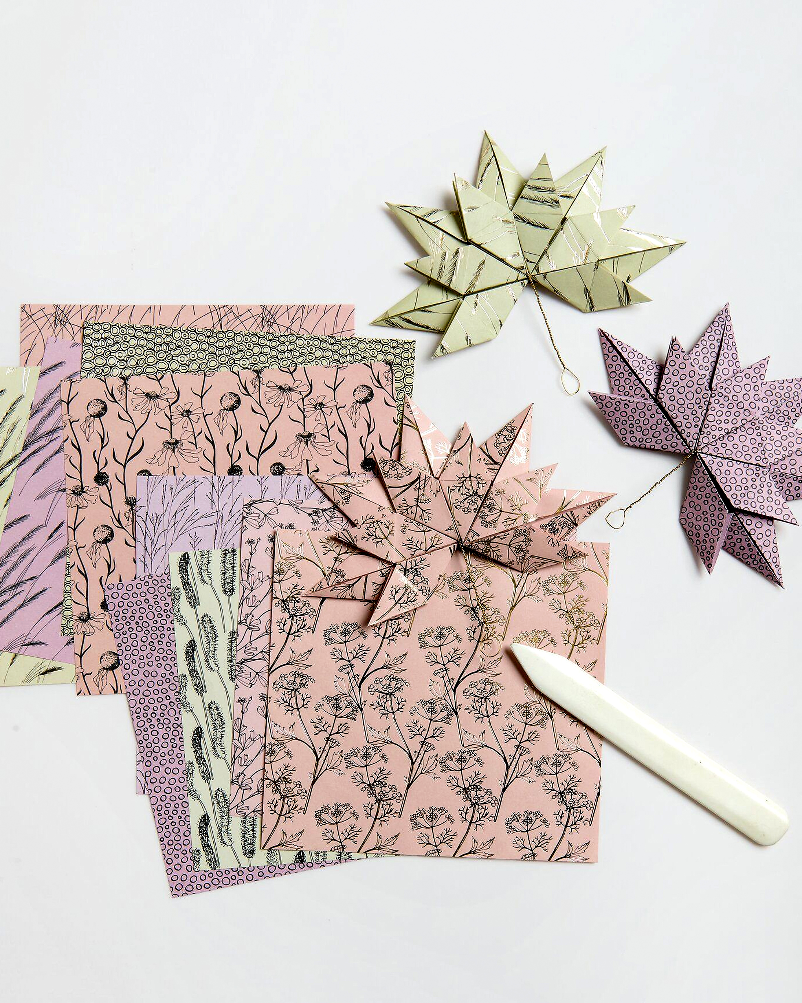 Origamipaperi In the Meadow.