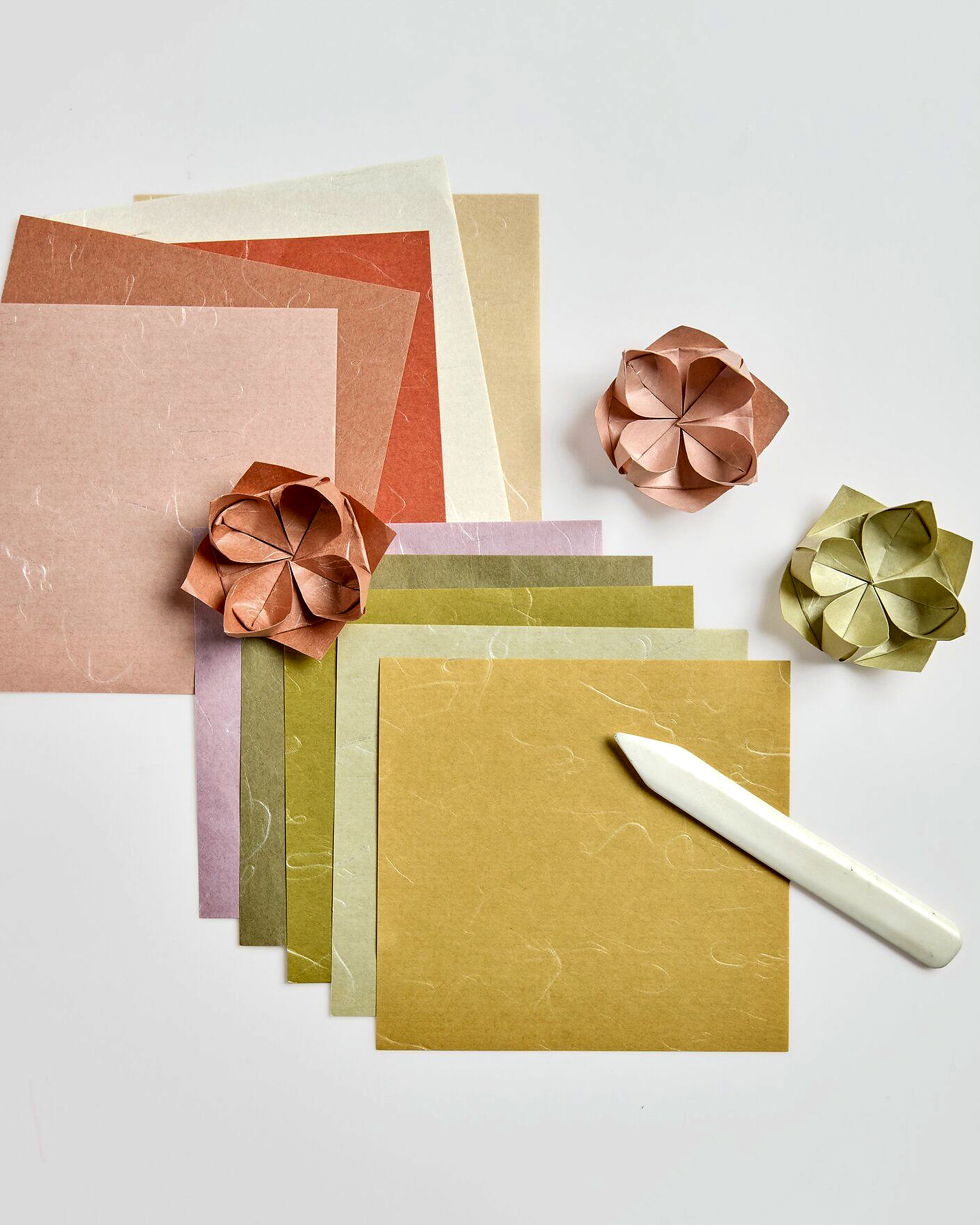 Japanilaiset origamipaperit, Maanläheiset sävyt.